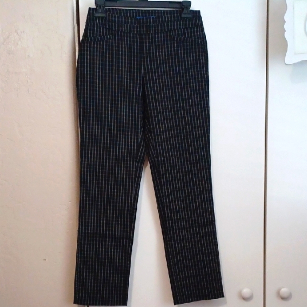 Apt. 9. Women's Black and White Striped Pants. Sz 4p